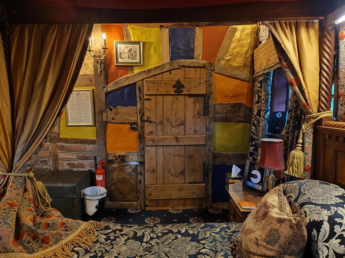 אלדרלי אדג' Wizards Thatch Luxury Suites מראה חיצוני תמונה