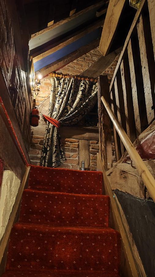 אלדרלי אדג' Wizards Thatch Luxury Suites מראה חיצוני תמונה