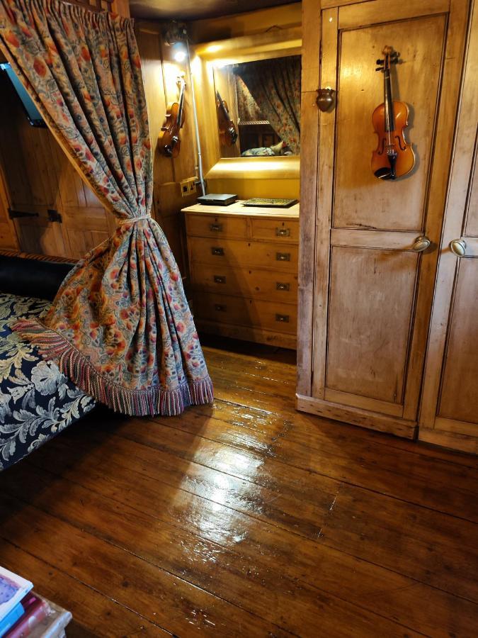 אלדרלי אדג' Wizards Thatch Luxury Suites מראה חיצוני תמונה