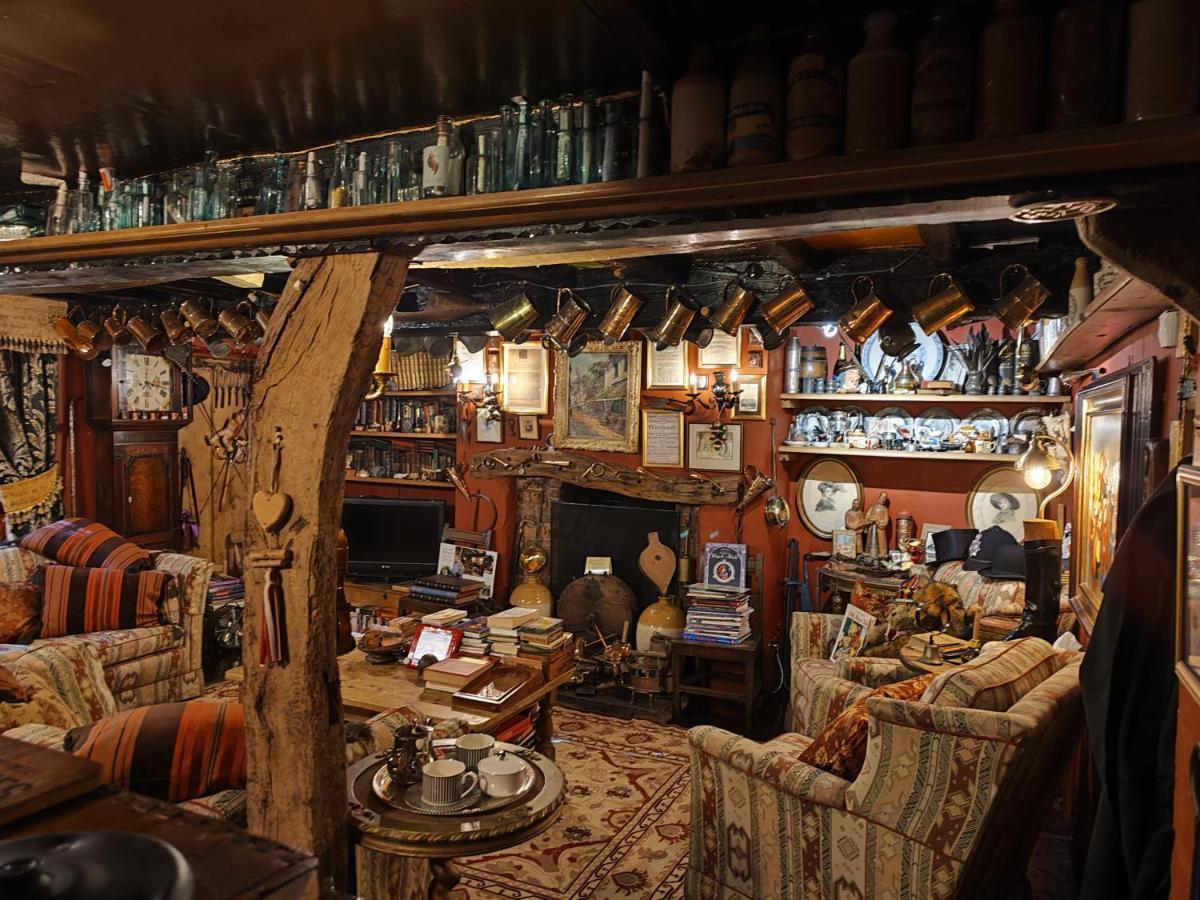 אלדרלי אדג' Wizards Thatch Luxury Suites מראה חיצוני תמונה